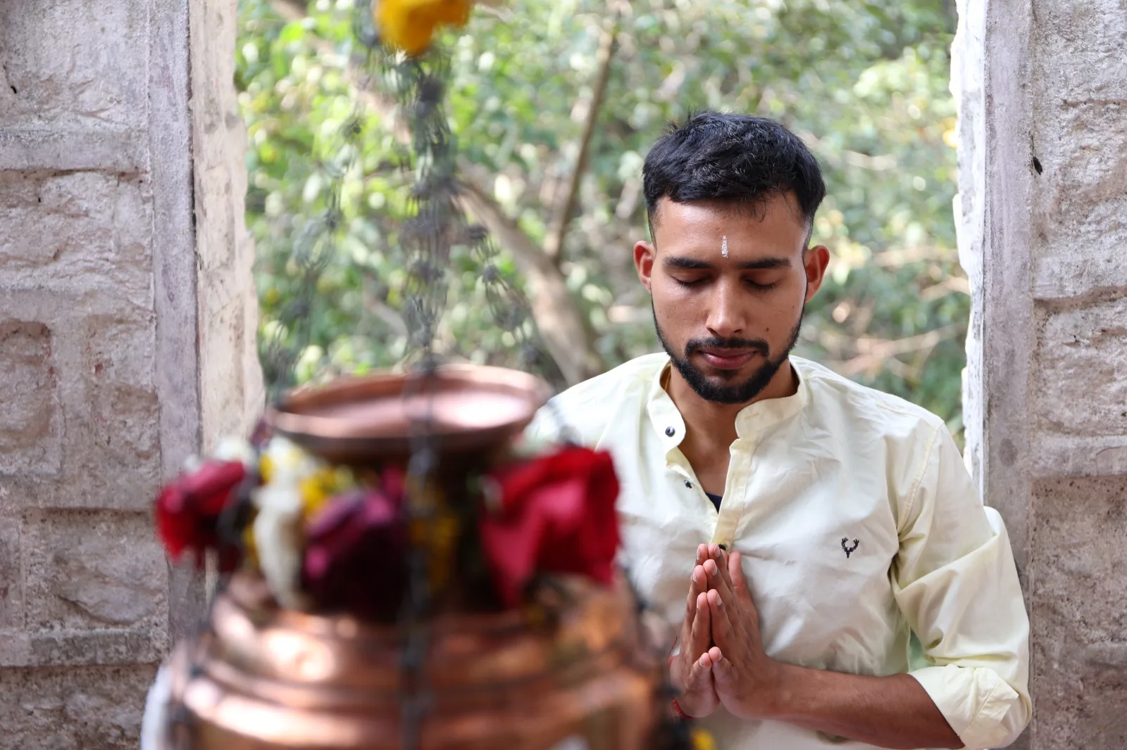 Abhi Nautiyal practising prayer and mindfulness